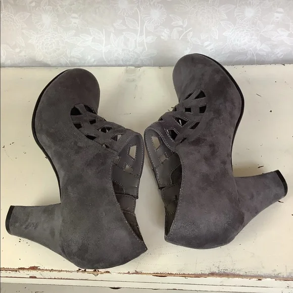 Grey Booties - Picture 7 of 7